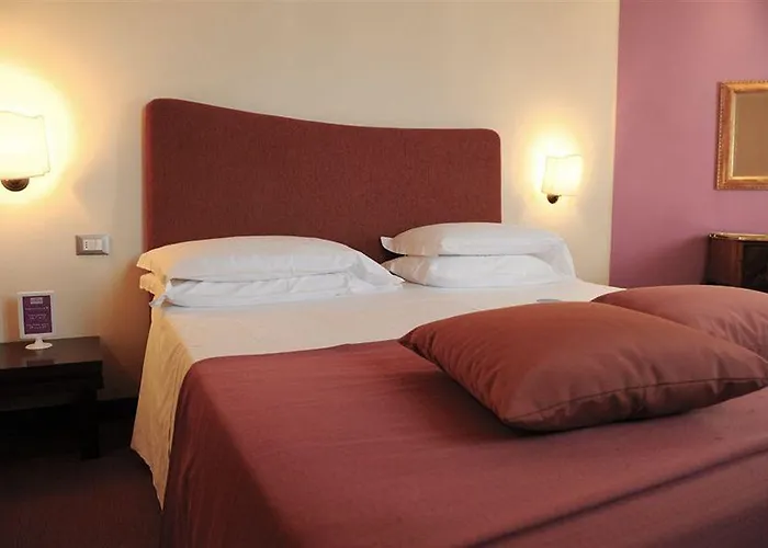 卡萨里酒店 切塞纳